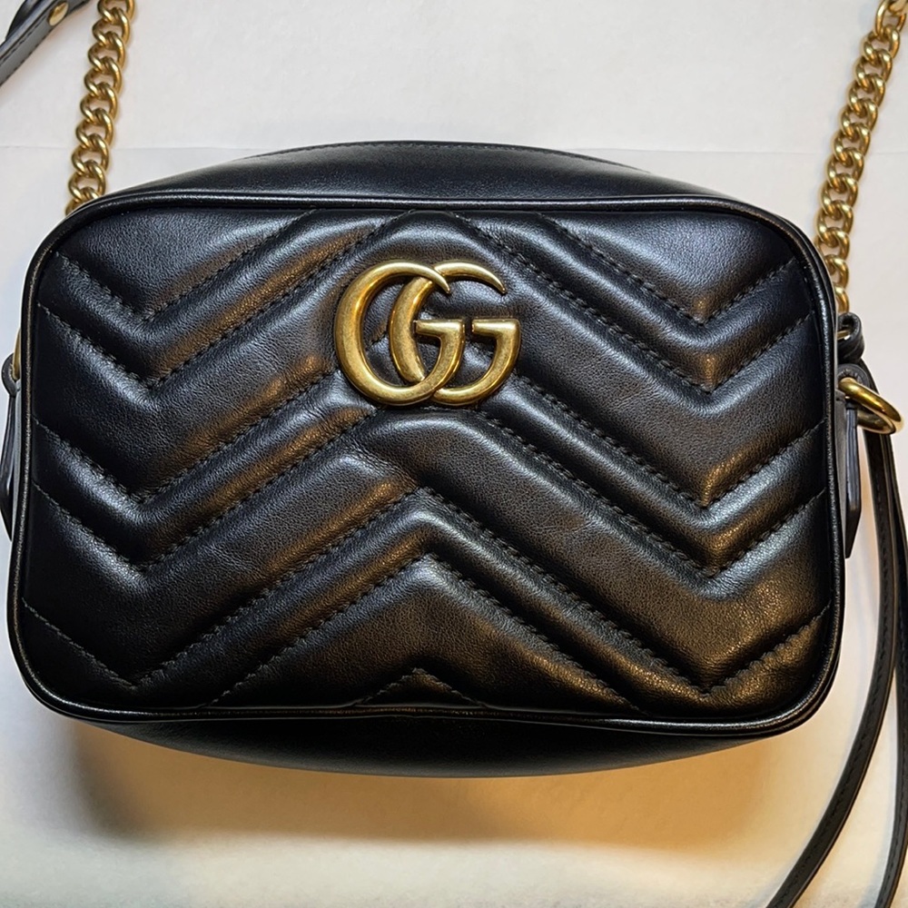 AUTHENTIC GUCCI Marmont Matelasse’ Shoulder Mini.